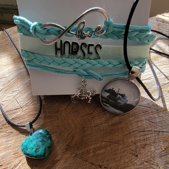 handcrafted Jewelry - NEW🩵 1 Leather Horse bracelet,  1 stone heart necklace and 1 glass horse pendan